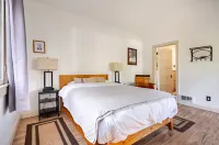 Truckee River Sanctuary: Cozy Cottage - 3-Star