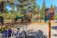 Cozy Sunriver Condo w/Pool Sharc Passes! Close to Sunriver Lodge & Shopping. - Wi-Fi