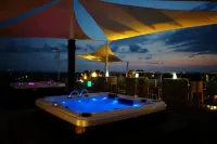 Hotel Daun Bali Seminyak - Romantic