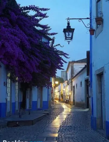 Lovin Book Guesthouse