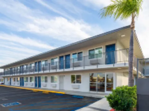 6號方塔納汽車旅館 方塔納酒店