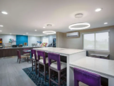 La Quinta Inn & Suites by Wyndham Roanoke Salem セーレムのホテル