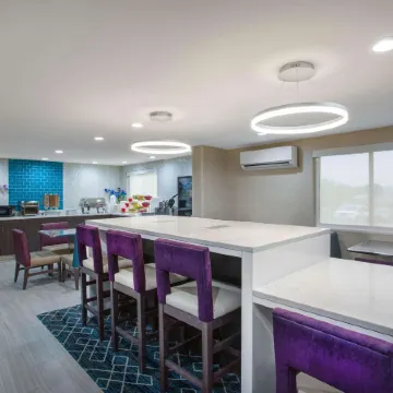 La Quinta Inn & Suites by Wyndham Roanoke Salem Отели в г. Сейлем