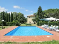 Laura - Pools