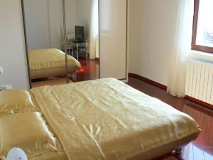 Luxury Apartment in Opatija for 8 People with Pool and Silk Bedding