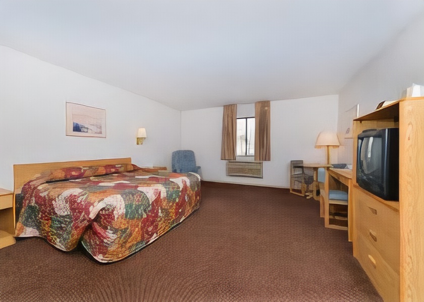 Sandhill Inn & Suites