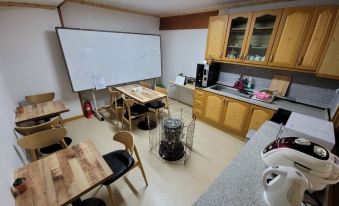 Gyeongju Hwangnidangil Stay Pension