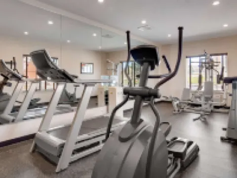 ベスト ウエスタン プラス ゲートウェイ イン & スイーツ オーロラのホテル