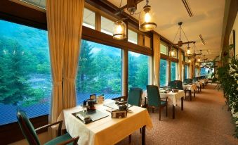 3. Hotel Ho..