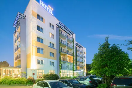 Best Western Hotel Windorf Отели в г. Рёта