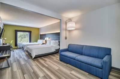 Holiday Inn Express & Suites Clearwater/US 19 N