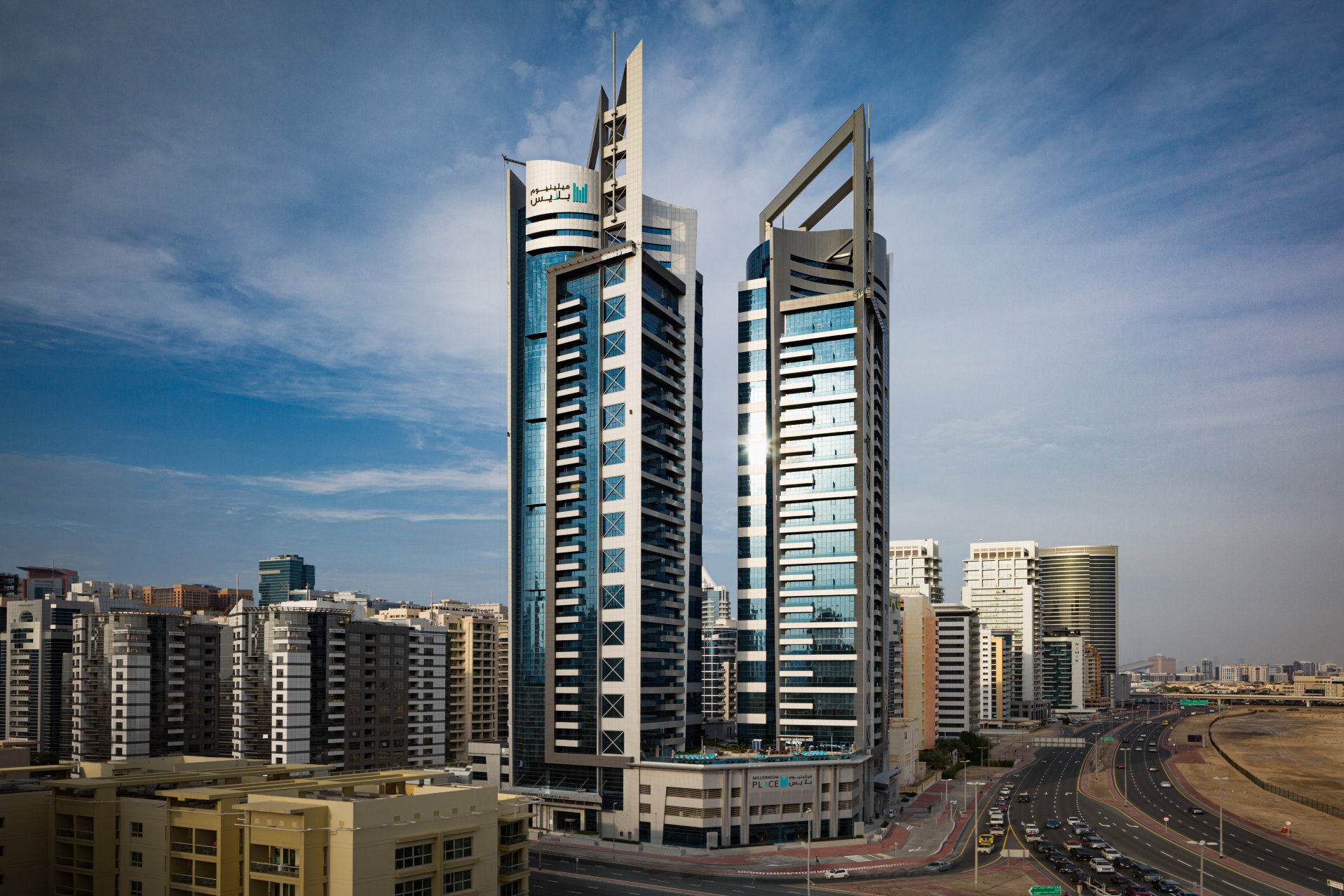 Millennium Place Barsha Heights Apartments Hotele w: Dubaj