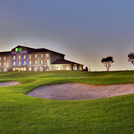 Holiday Inn Express & Suites SIOUX CENTER by IHG Отели в г. Су