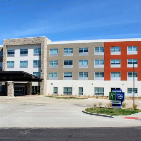 Holiday Inn Express & Suites WARRENSBURG NORTH by IHG