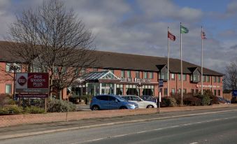 Best Western Plus Milford Hotel - Housity