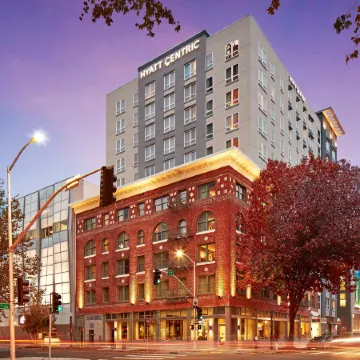 Hyatt Centric Downtown Sacramento Отели рядом с достопримечательностью «Капитол Парк»