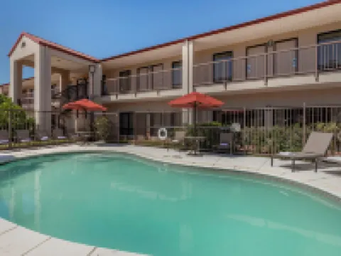 ベストウェスタン リンデール イン リンデールのホテル