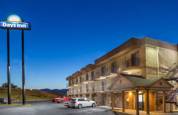 梅德福戴斯酒店