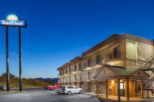 Days Inn by Wyndham Medford Hotels in Jackson County