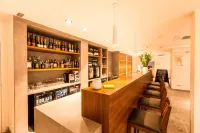 Tower Hotel Aalst - С баром
