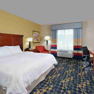 Hampton Inn & Suites Huntersville Rooms