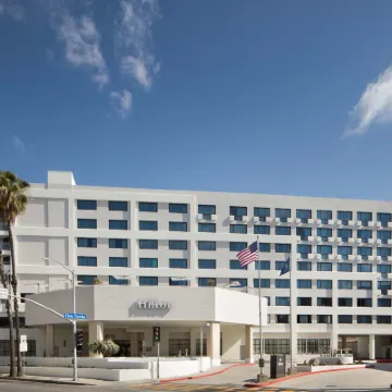 聖莫妮卡希爾頓套房飯店 Mt. Olive Lutheran Church附近的飯店