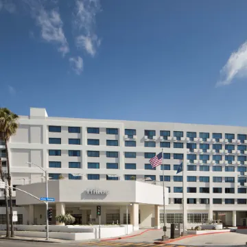 Hilton Santa Monica Отели рядом с достопримечательностью «Mt. Olive Lutheran Church»