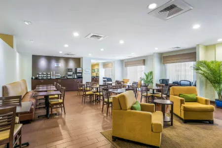 Sleep Inn & Suites Hannibal Отели в г. Фолл Крик Тауншип