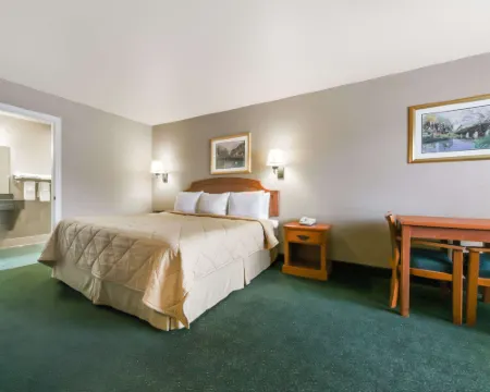 Days Inn by Wyndham Granbury Hotels in Hood County