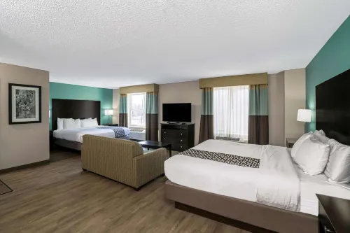 La Quinta Inn & Suites by Wyndham Lebanon Hotels in Wilson County
