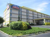 Spark by Hilton Roanoke Airport Hotels in Hollins