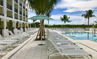 Hutchinson Shores Resort & Spa