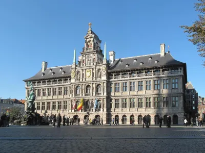 Boutique Hotel Maison Emile فنادق في Beveren