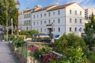Hôtel du Moulin Hotels in Coulon