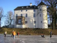 Burg Boetzelaer Отели в г. Хальдерн