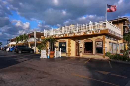 Plaza Beach Hotel - Beachfront Resort Hotels near Bongos Beach Bar & Grille