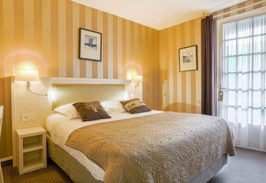 Hôtel-Spa-Piscine le Petit Castel Beuzeville-Honfleur Hotel Overview