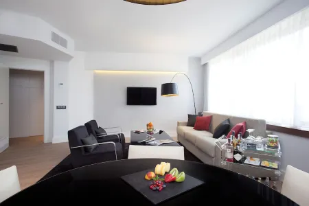 Madrid Marriott Hotel Princesa Plaza Отели рядом с достопримечательностью «Сан-Андрес»