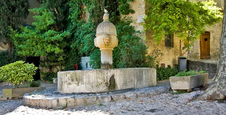 Hôtel la Fête en Provence Отели в г. Мериндоль-Лез-Оливье