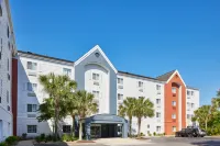 Candlewood Suites Charleston - Northwoods