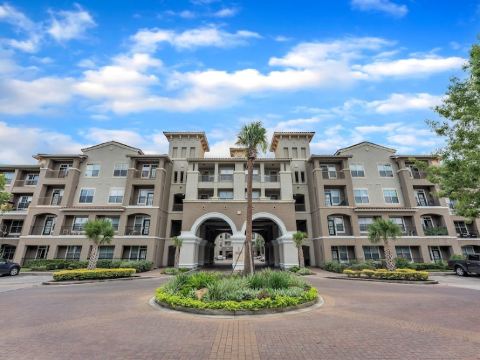 City View & Poolview Apartment with Full Kitchen 2 Bedroom Apts by Redawning