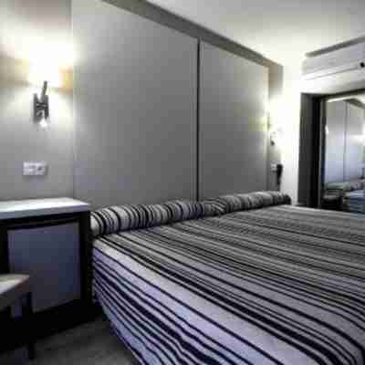 Summer Hotel Rooms