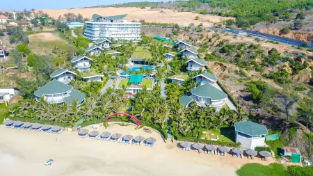 Sandunes Beach Resort & Spa