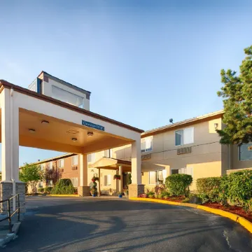Red Lion Inn & Suites Sequim at Olympic National Park