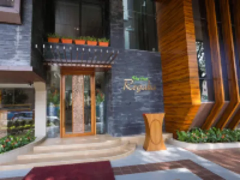 富麗精品酒店 鄰近Borivali Railway Station的酒店