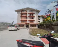 Amani Pelling - parking