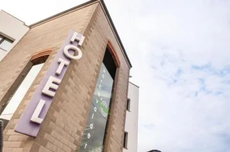 Hotel Portavaldera Отели в г. Peccioli