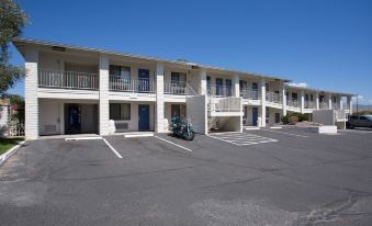 Motel 6 Kingman, AZ - Route 66 West
