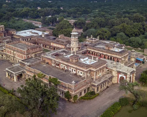 Umed Bhawan Palace, Kotah Hoteles cerca de Estación de tren Kota Junction