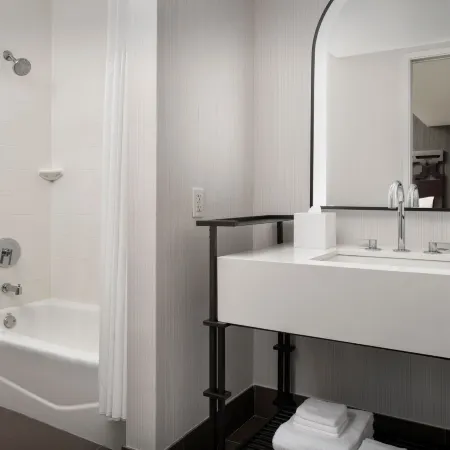 Courtyard by Marriott San Diego Downtown Отели рядом с достопримечательностью «Портовый район»